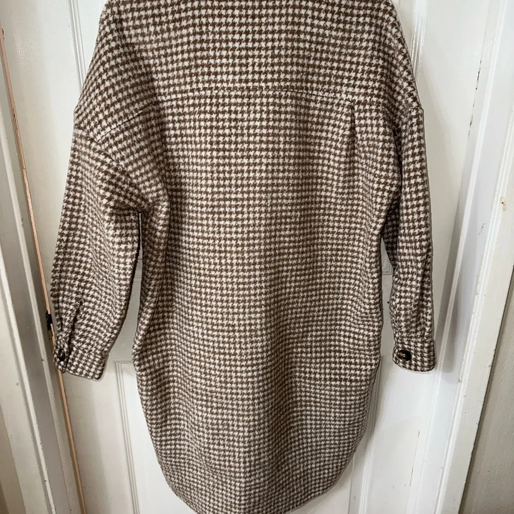 Shacket - Picture 7 of 7